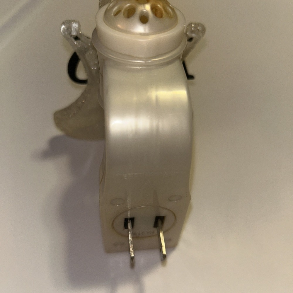 Bath & Body Works Wallflower Boo Ghost Plug-In & Lights Up Halloween - Picture 3 of 4